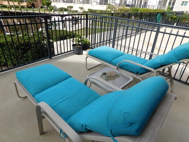 Building Photo - 2871 N Ocean Blvd