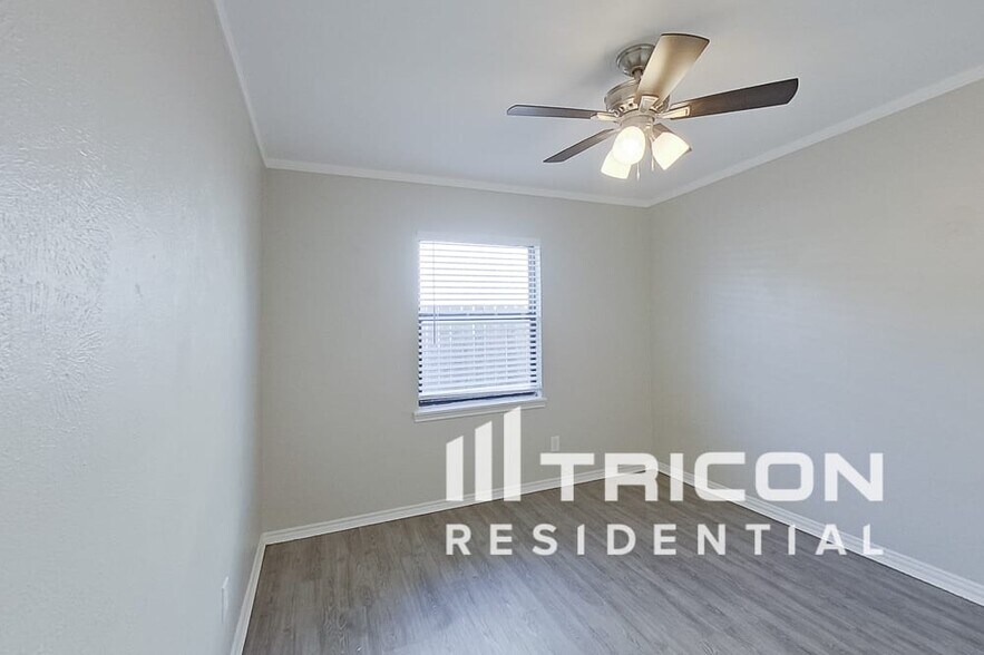 Building Photo - 7940 Bermejo Rd