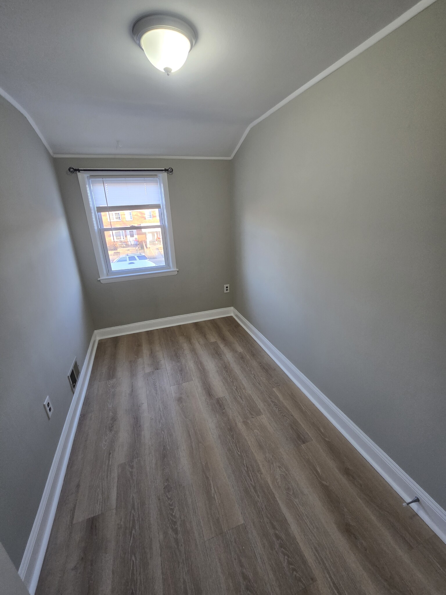 Building Photo - 1926 Guy Way