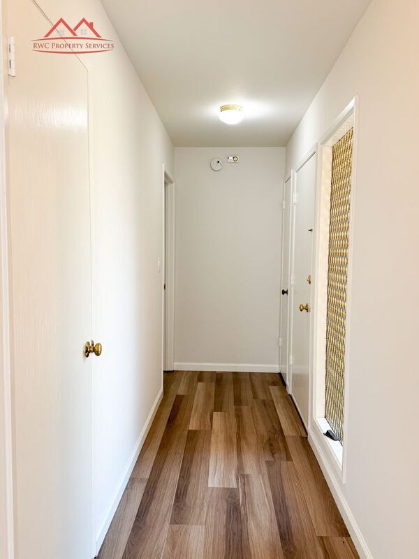 Building Photo - 411 College Ave