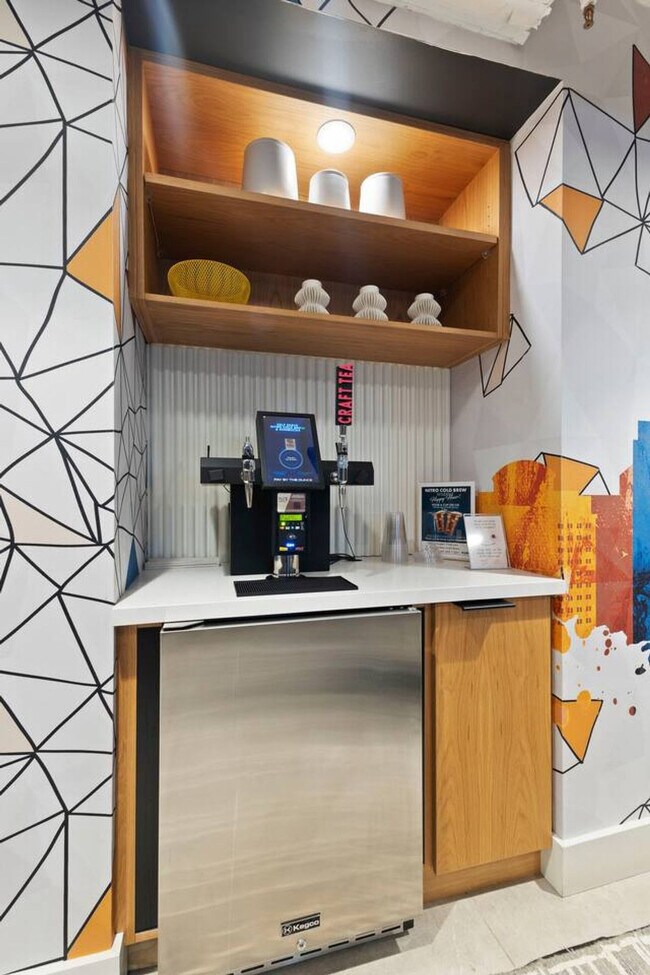 Building Photo - 1500 Arlington Blvd