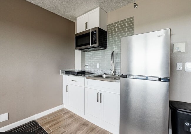 Building Photo - 14703 Park Row Blvd