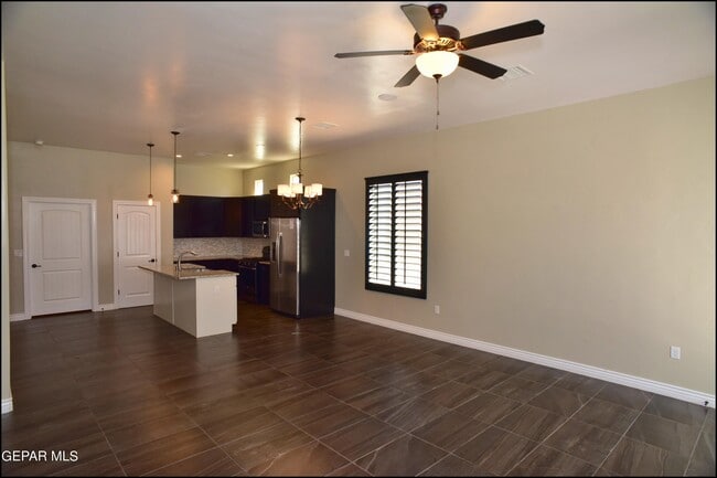 Building Photo - 14664 Sunny Land Ave