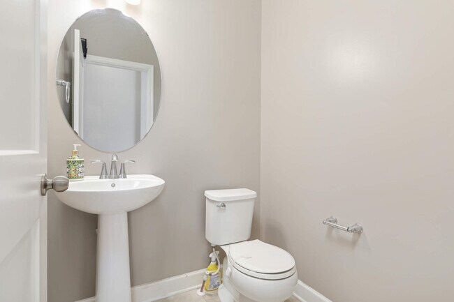 Building Photo - 17545 57th St NE