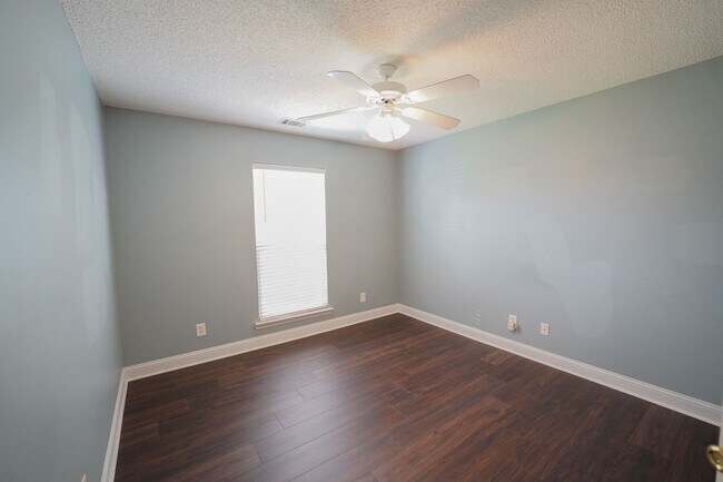 Building Photo - Coming Available!