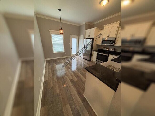 Building Photo - 32 Woodhaven Dr