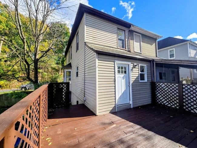 Building Photo - 420 N 12th St