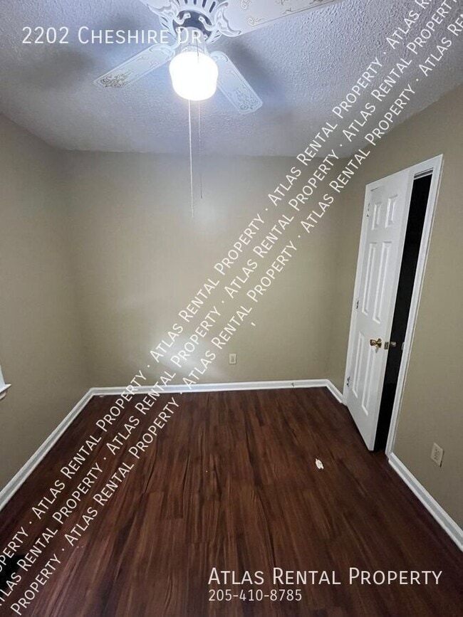 Building Photo - 2202 Cheshire Dr