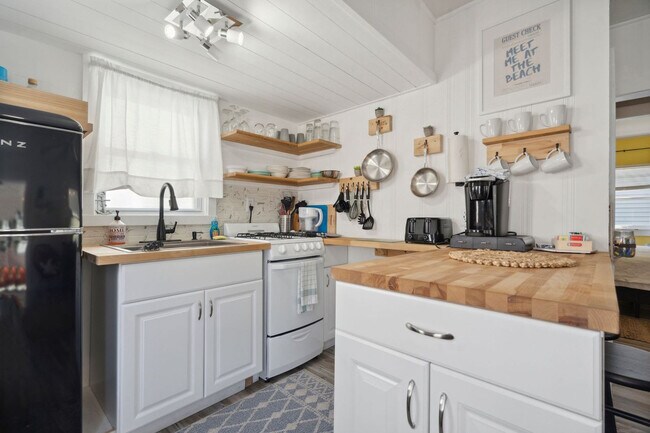 Building Photo - 30 Highland Ave