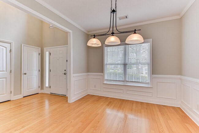 Building Photo - 4116 Chastain Dr