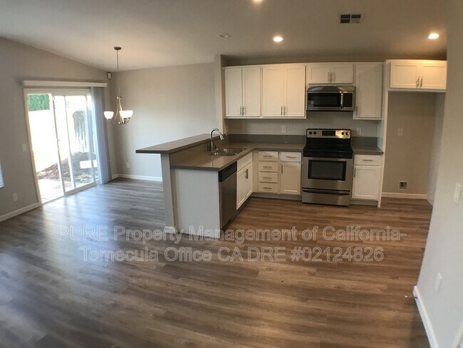 Building Photo - 32428 Enriqueta Cir