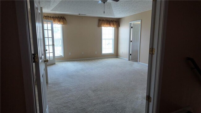 Building Photo - 2760 Rusticwood Dr SW
