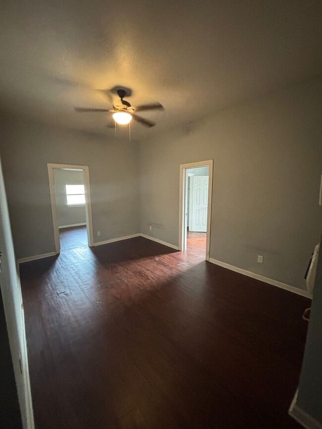 Building Photo - 3 Bedroom Unit in Highland!