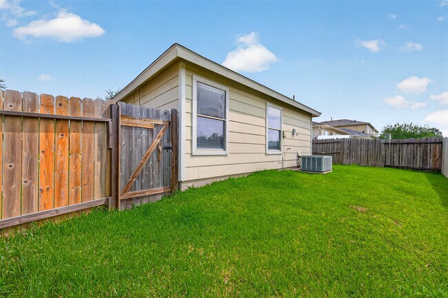 Building Photo - 22851 Twisting Pine Dr
