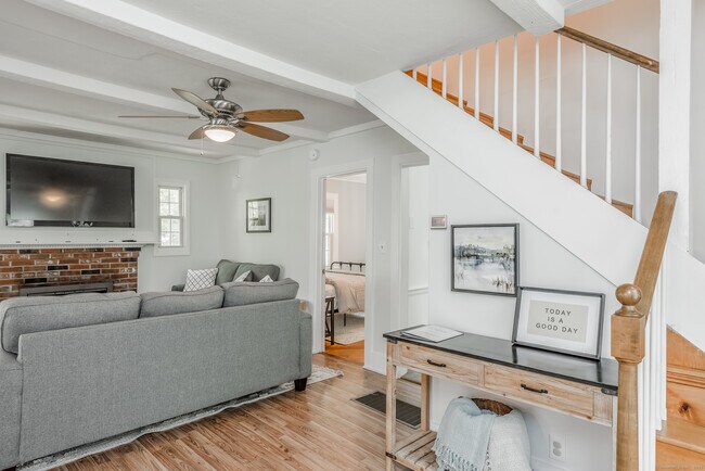 Building Photo - 21 Elsmere Rd