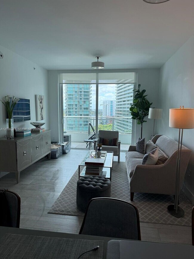 Building Photo - 1080 Brickell Ave