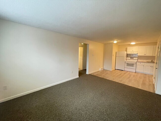 Building Photo - 181 Loudon Rd