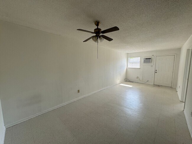 Building Photo - 503 Sunset Ln