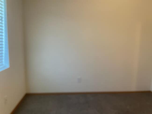 Building Photo - Cozy Home w/Private Backyard!