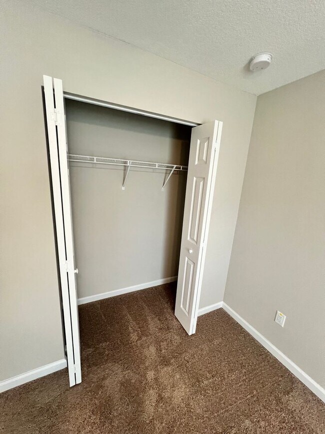 Building Photo - NEW 4 BEDROOM 3 BATH HOME! AMAZING LOCATION!