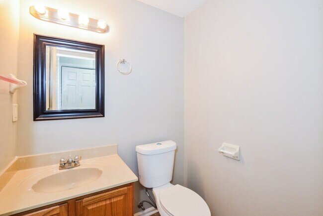 Building Photo - 6828 Shorey Ln