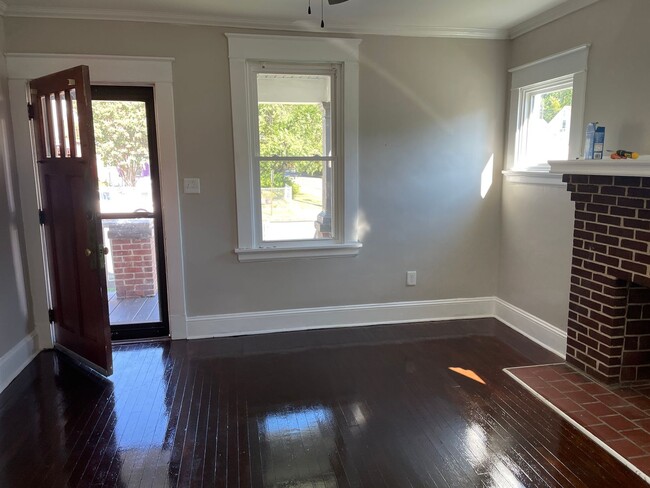 Building Photo - 3 Bedroom 1 Bath Single story