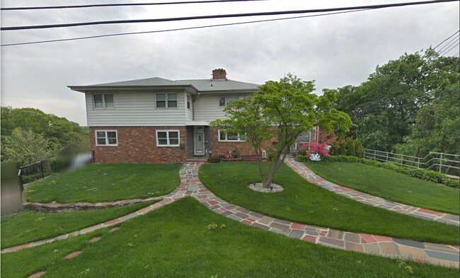 Primary Photo - 168 Vernon Ave