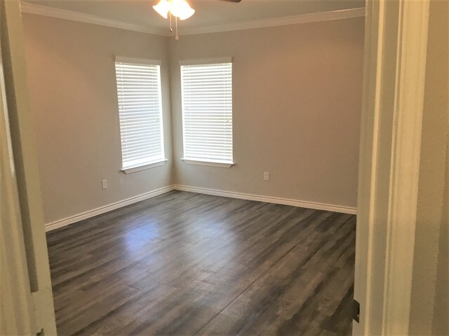 Building Photo - 420 Magnolia Estates Dr