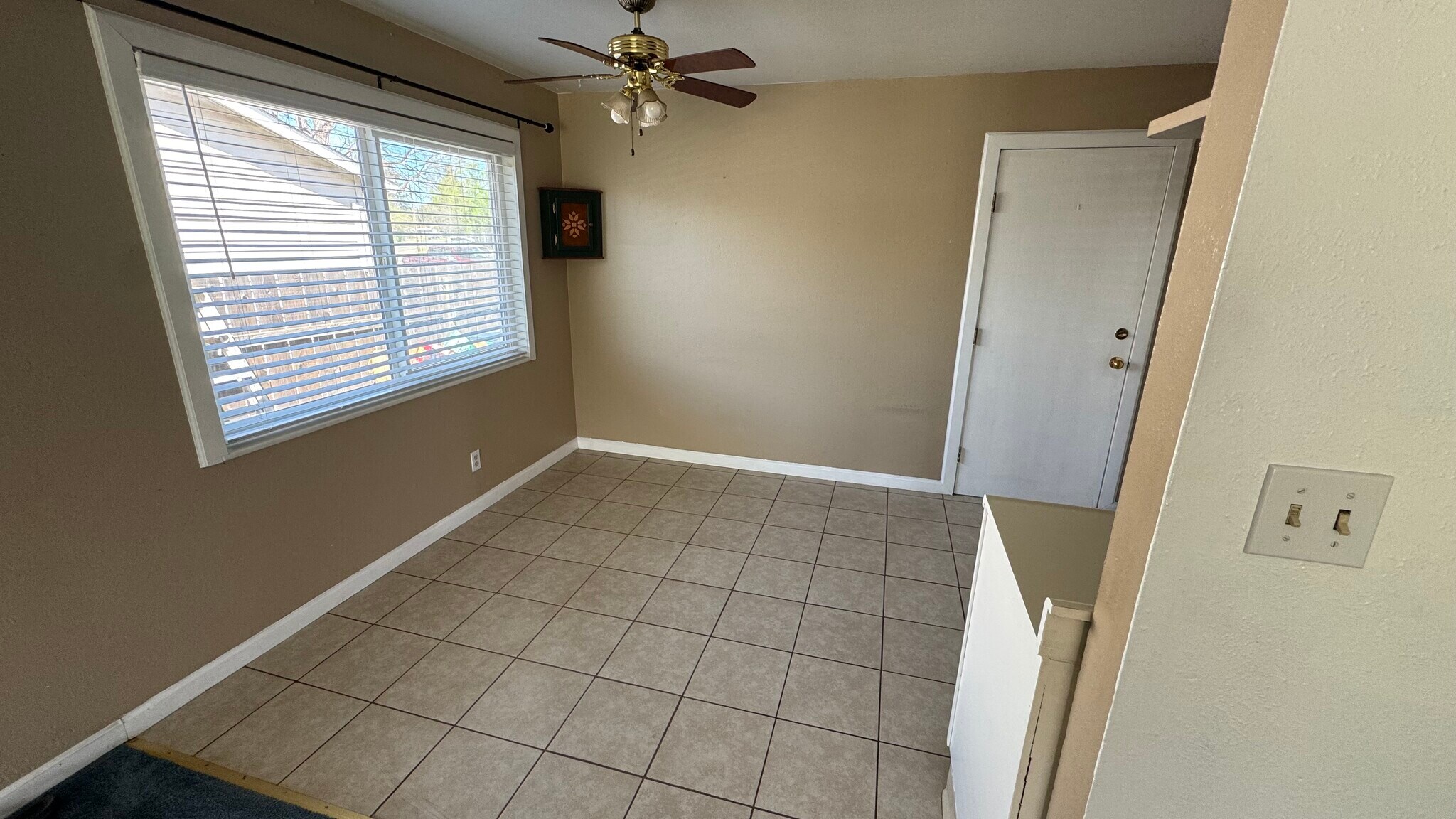 Building Photo - 1805 Pinon Ave