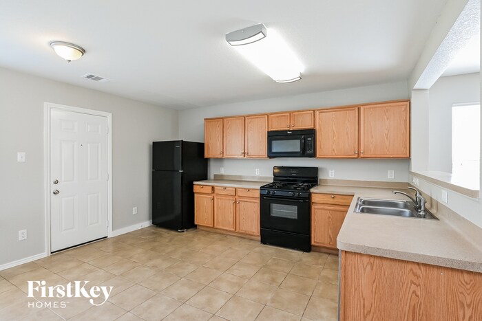Building Photo - 8143 Chancewood Ln