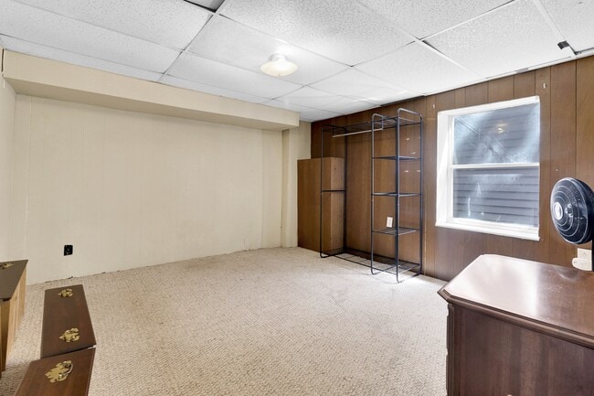 Building Photo - 352 Stewart St