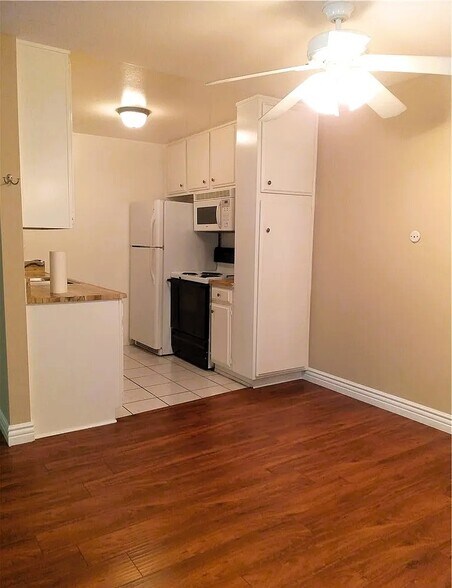 Building Photo - 28915 Thousand Oaks Blvd