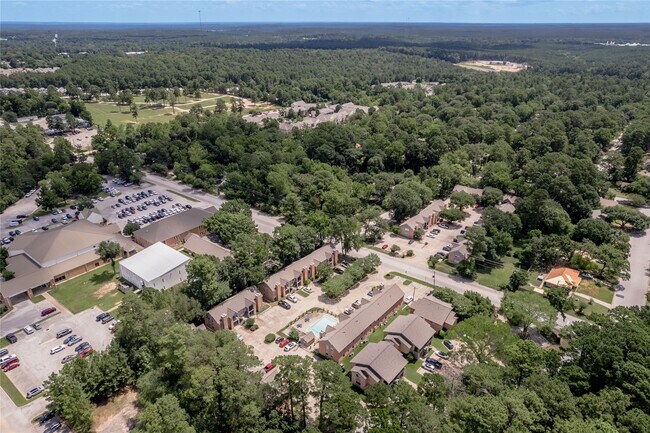Building Photo - 2402 Sycamore Ave