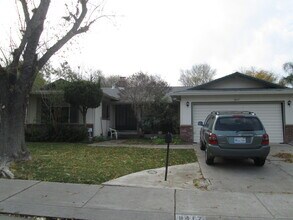Building Photo - 8417 Edgefield Way