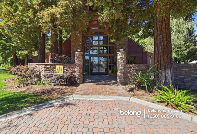 Building Photo - 894 Catkin Ct