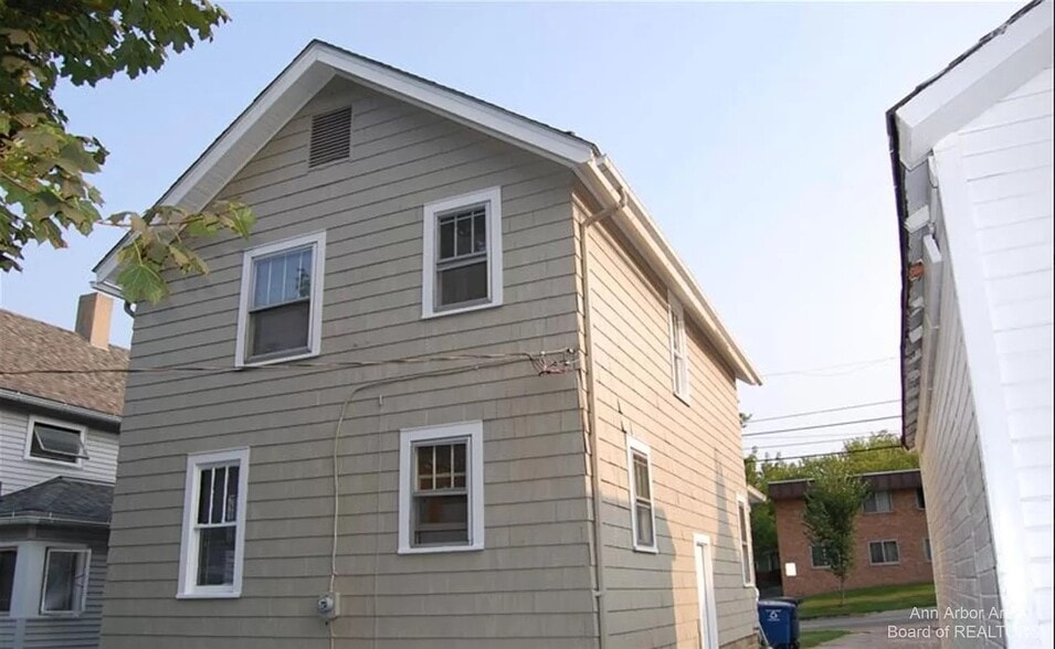 Building Photo - 109 Hill St