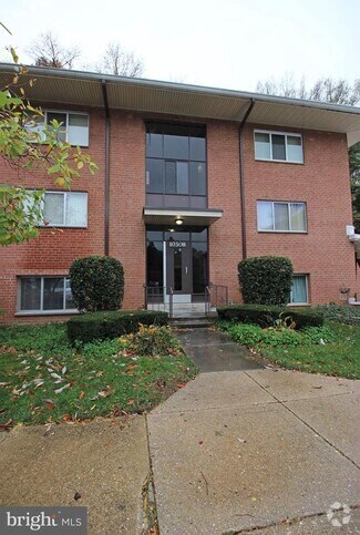 Building Photo - 10308 Rockville Pike