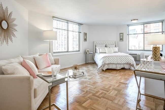 Interior Photo - Kips Bay Court