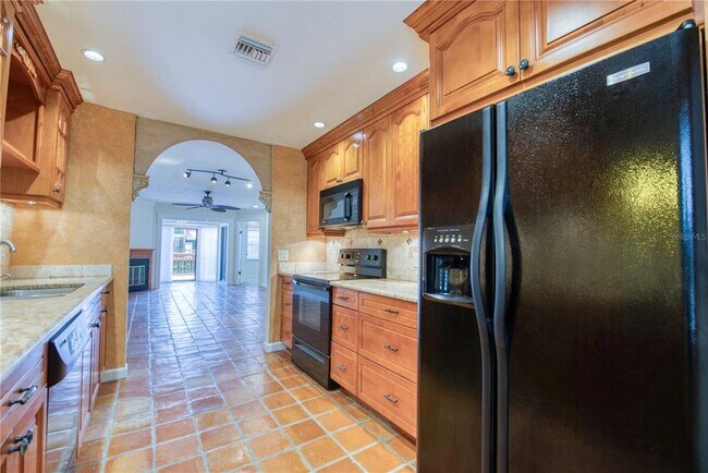 Building Photo - 10410 La Mirage Ct