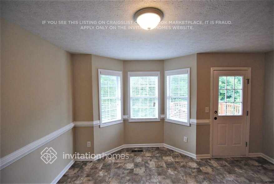 Building Photo - 561 Fairview Dr
