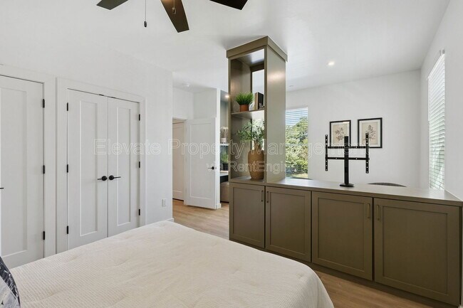 Building Photo - 1624 NW 17th St