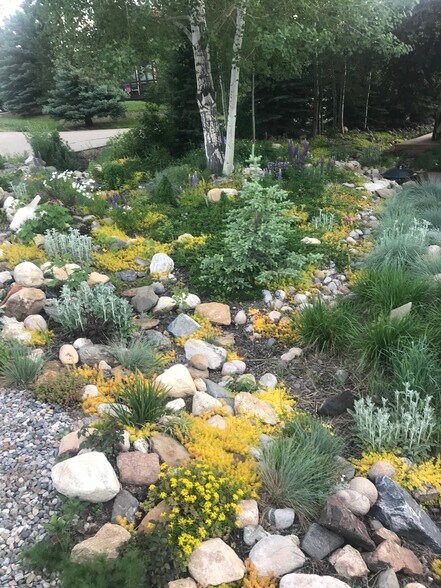 Building Photo - 1887 Hunters Dr