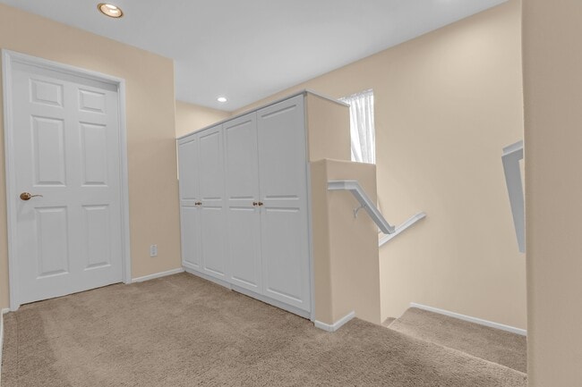 Building Photo - 51 Danbury Ln