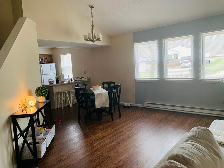 Building Photo - 1685 Olympus Dr