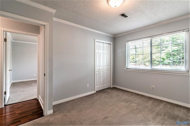 Building Photo - 1201 Aldridge Dr SE