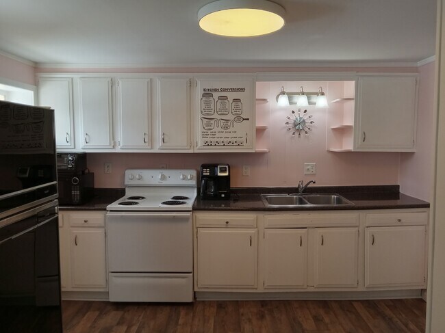 Building Photo - 141 W Schuyler St