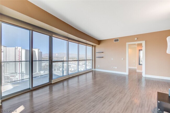 Building Photo - 2700 S Las Vegas Blvd