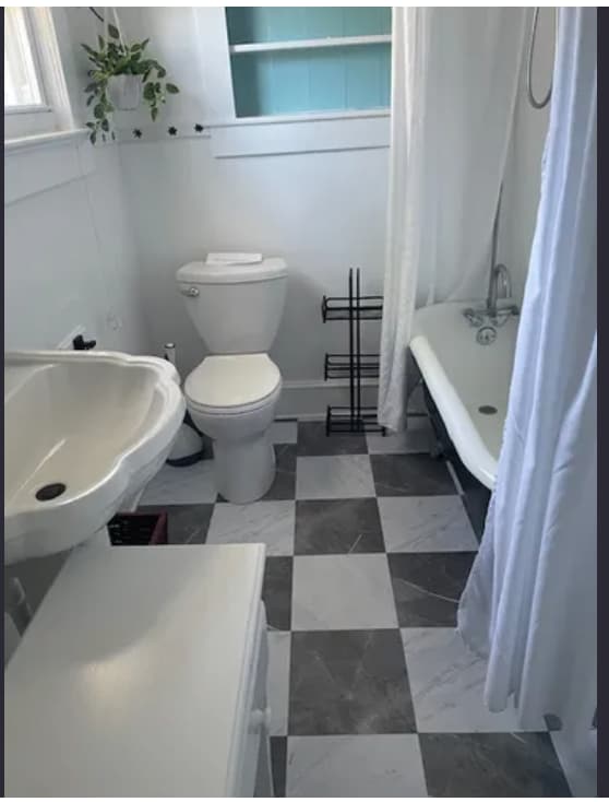 Full bathroom with 2 sinks and tub / shower - 80 Wyckoff Ave