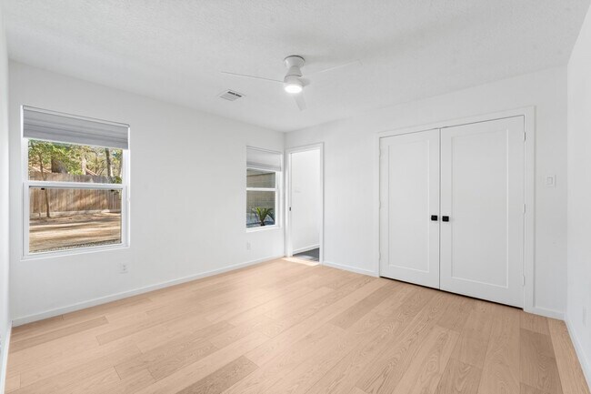 Building Photo - 2703 Crossvine Cir