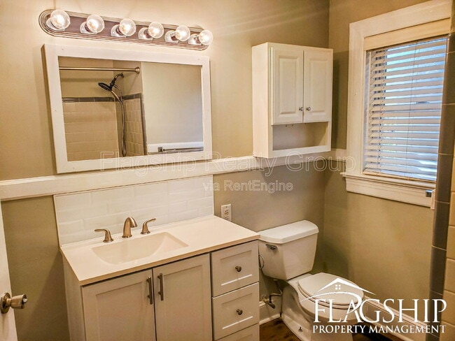 Building Photo - 1204 Franklin Dr